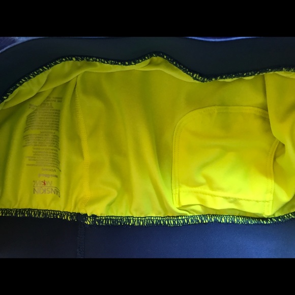 NWOT - Workout or running outfit - Picture 5 of 6